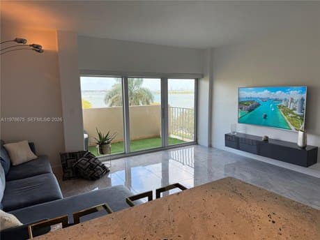 880 NE 69th St Apt 5Q