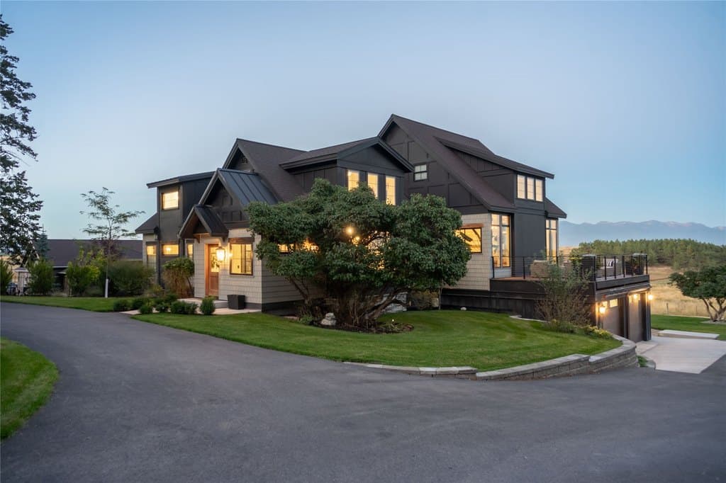 605 Valley View Dr, Kalispell