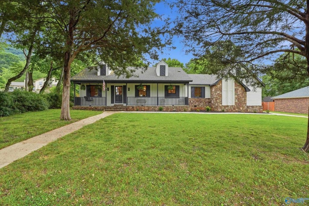 1304 Siniard Driver Rd SE, Huntsville