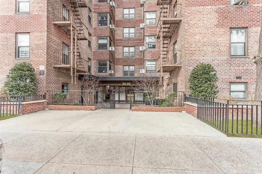 32-22 92 St Unit 603
