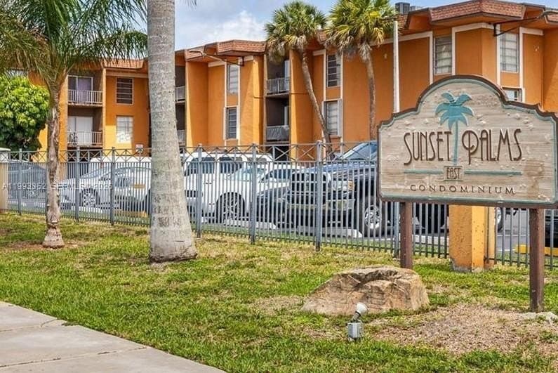 9453 SW 76th St Apt S2, Miami