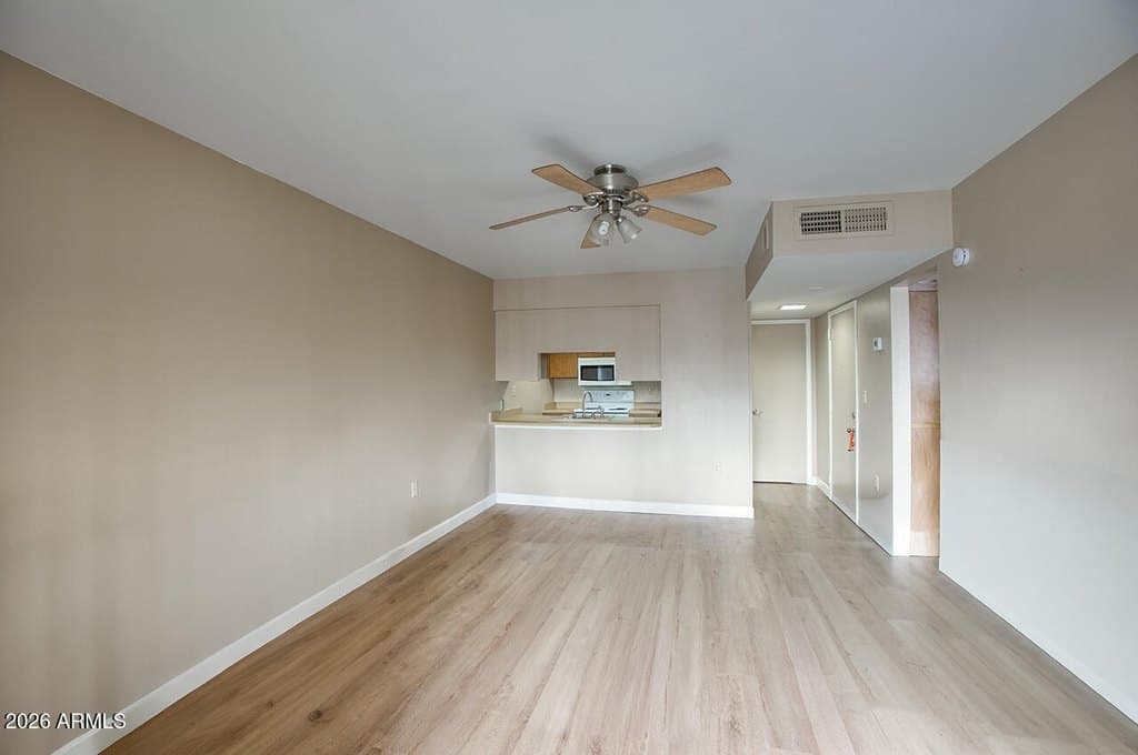 3033 E Devonshire Ave Unit 3032