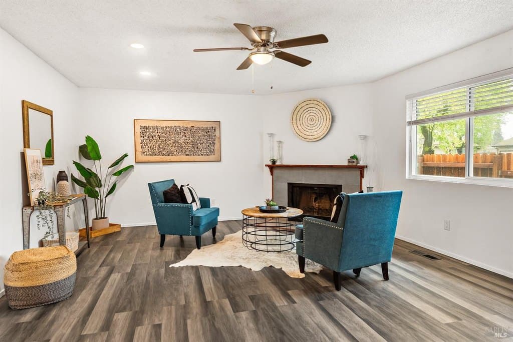 724 Agnew Pl, Santa Rosa