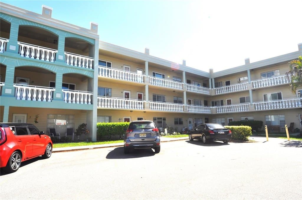 2331 Finlandia Ln Apt 43, Clearwater