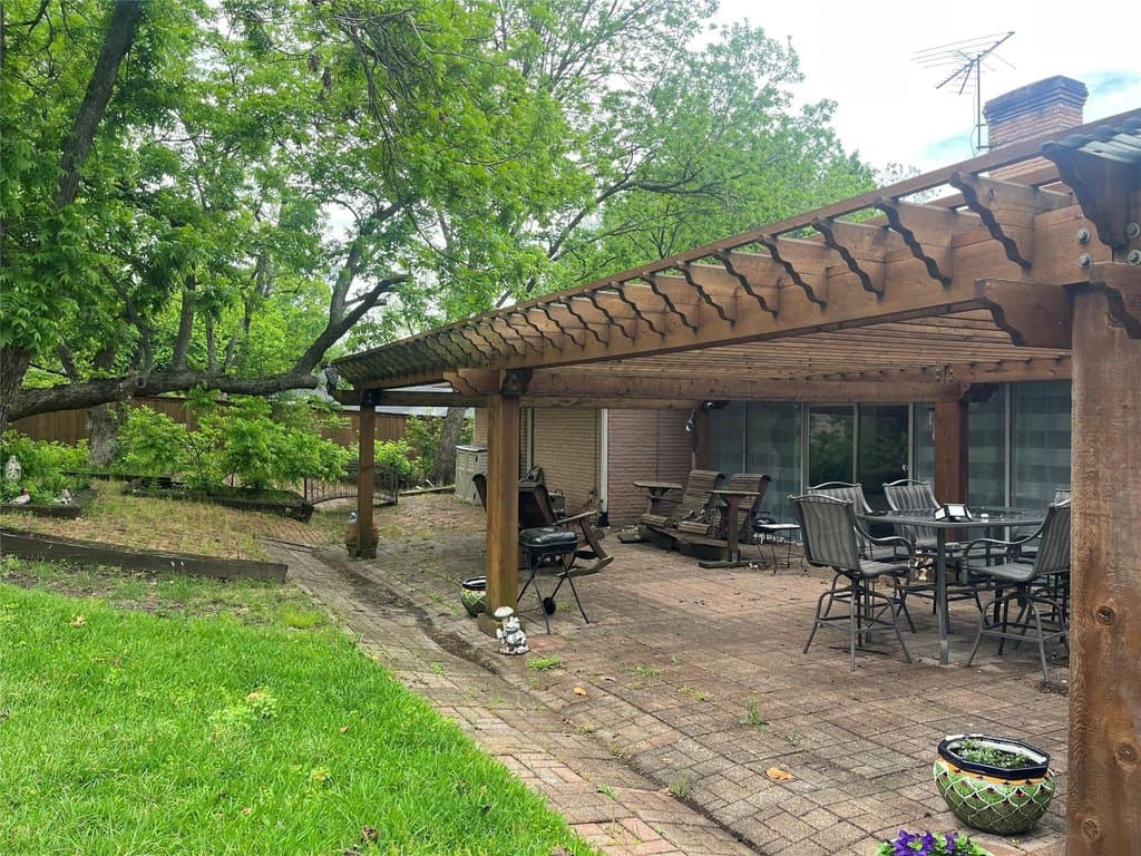 14140 Hillcrest Rd, Dallas