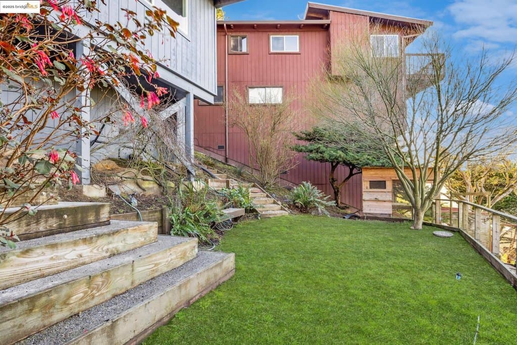 58 Villanova Dr, Oakland