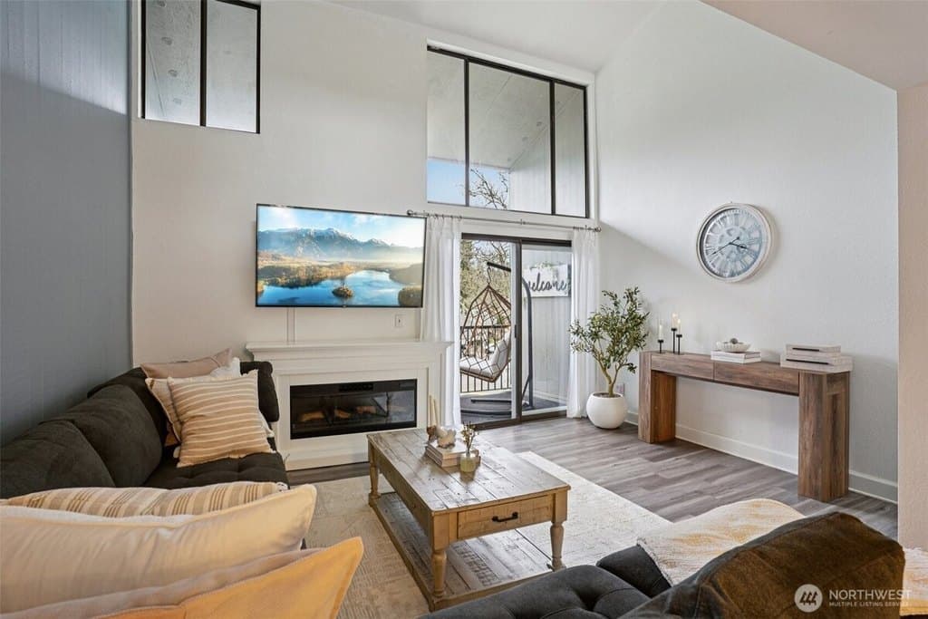 6668 137th Pl NE Apt 493, Redmond