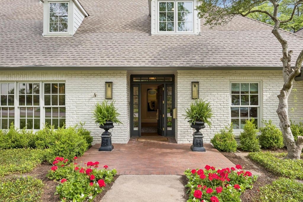 6717 Meadow Lake Ave, Dallas