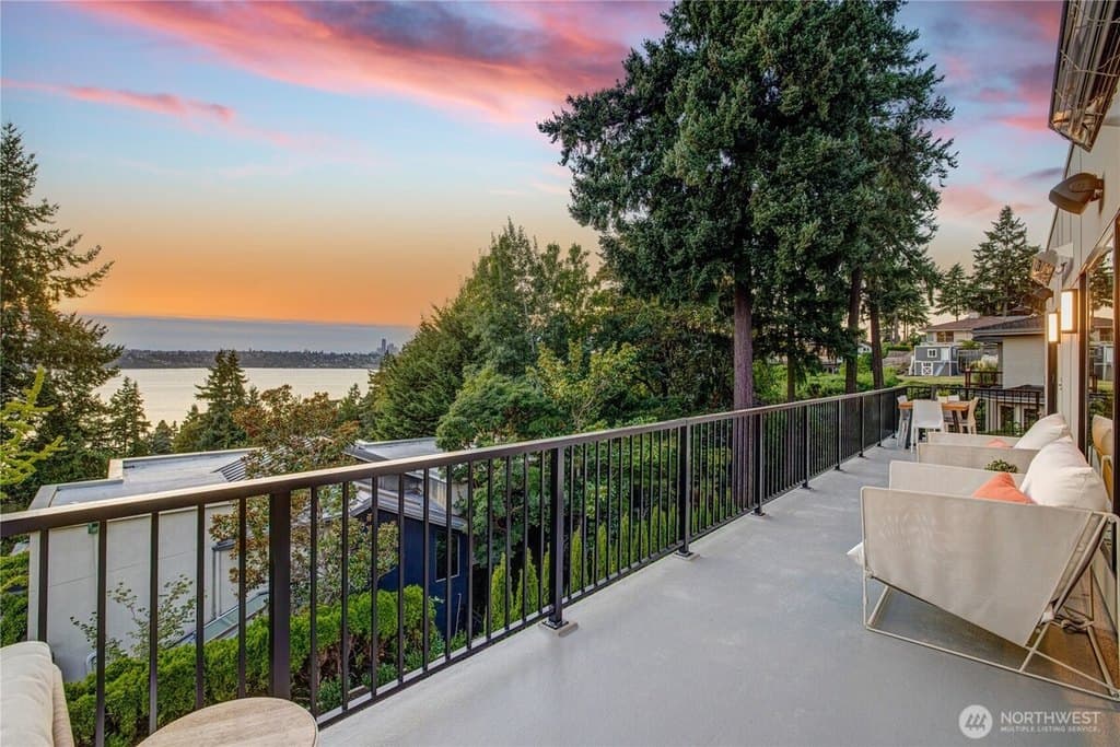 6950 SE Maker St, Mercer Island