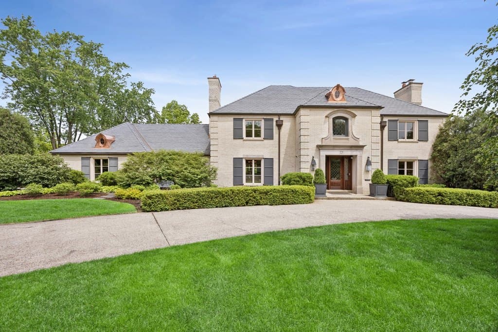325 Princeton Rd, Hinsdale