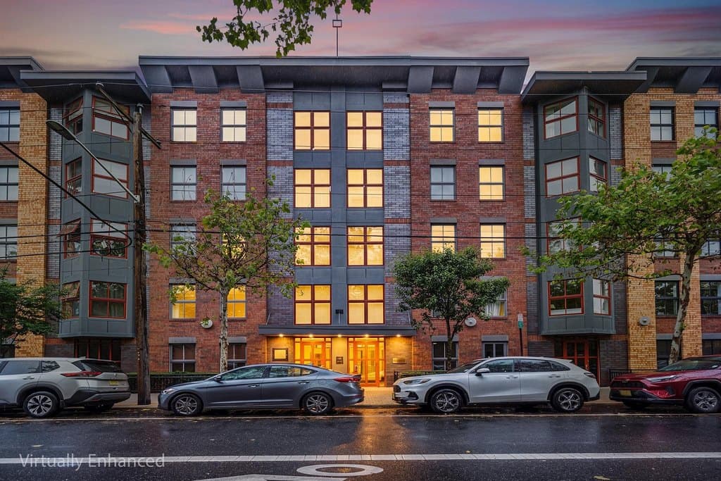 812 Grand St Apt 424, Hoboken