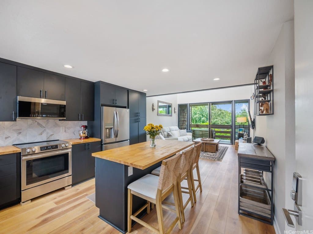 1015 Aoloa Pl Apt 411, Kailua