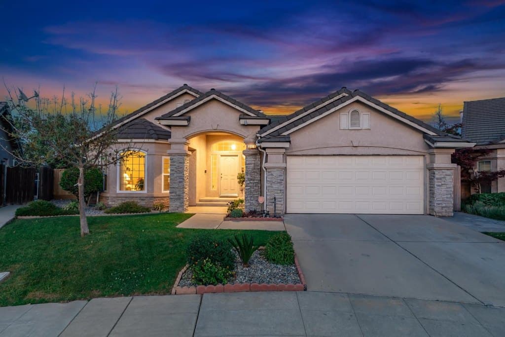 2995 E Pryor Dr, Fresno