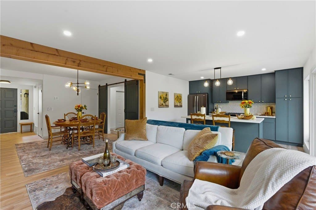 2123 Village Ln, Solvang