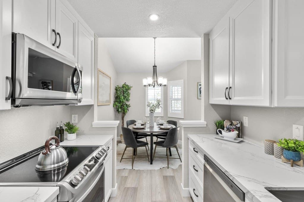 8170 Mountain View Dr Apt F, Pleasanton