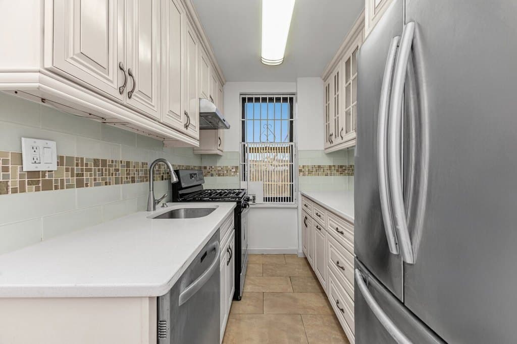 67-30 Dartmouth St Unit 3D