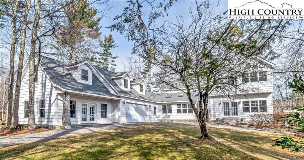 140 Library Ln, Banner Elk