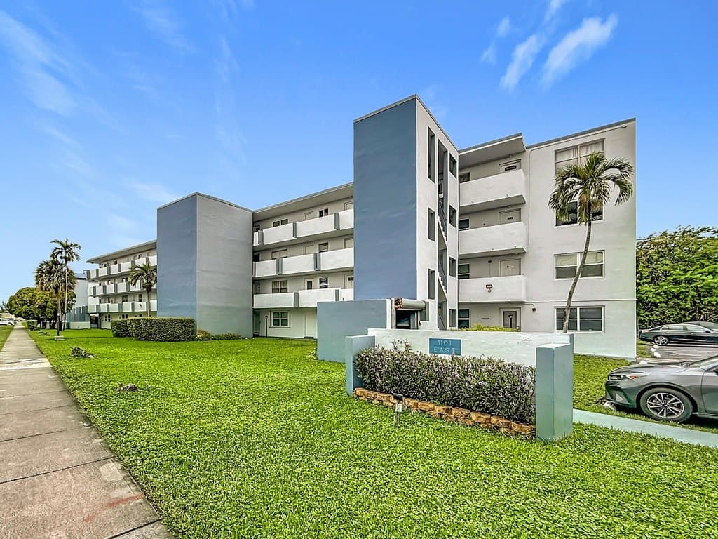 1101 NE 191st St Unit H213