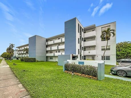 1101 NE 191st St Unit H213