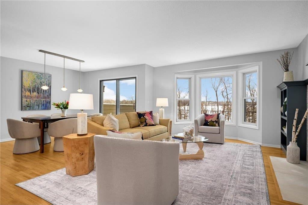 1633 Cedar Lake Pkwy, Minneapolis