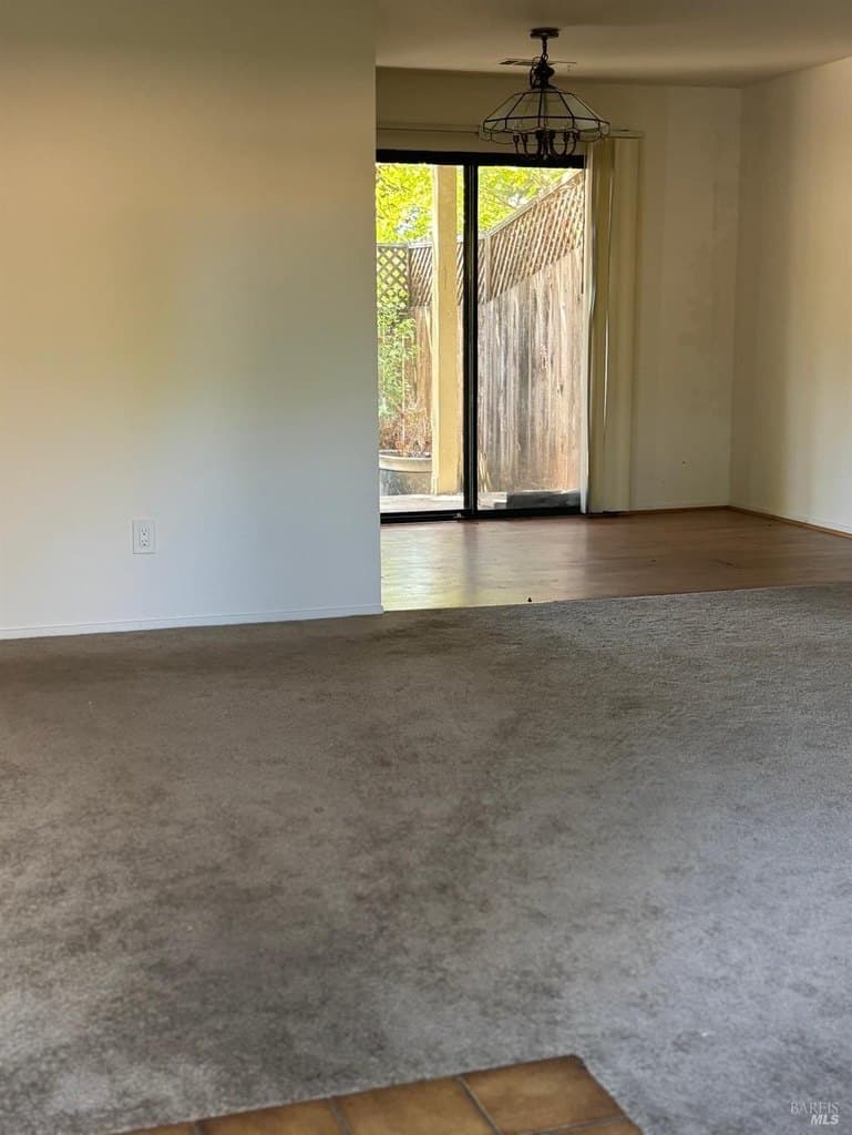 441 7th St W, Sonoma