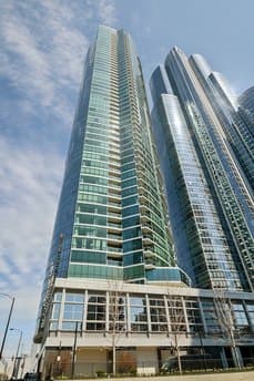 1201 S Prairie Ave Apt 805