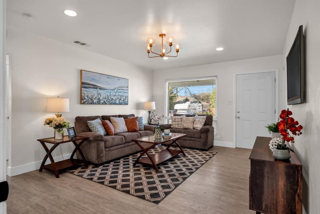 219 Needles Way, Folsom