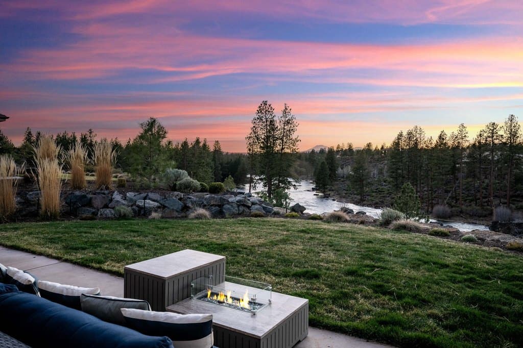 60871 River Rim Dr, Bend