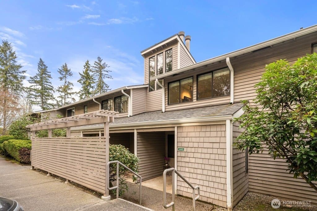 9918 NE 144th Ln Apt 406, Kirkland