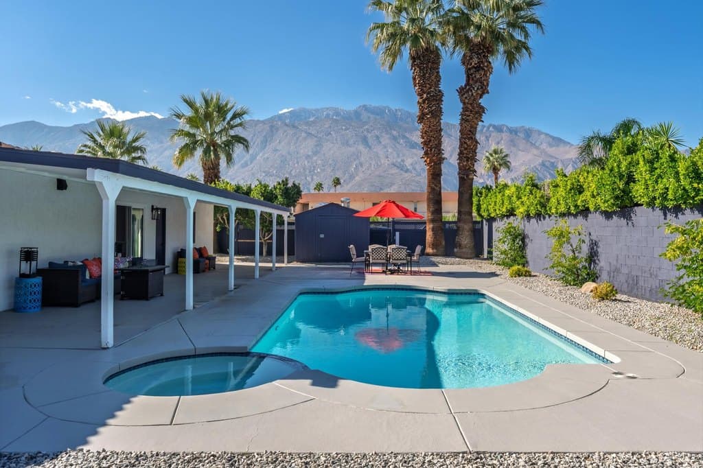 1820 E Park Dr, Palm Springs