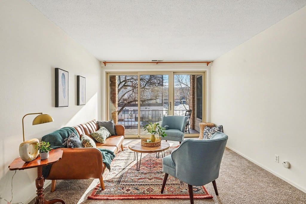 6423 Colony Way Apt 3L, Edina