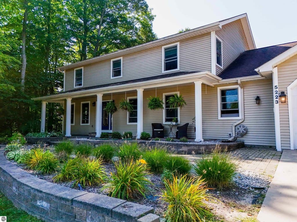 5223 Liberty Dr, Traverse City