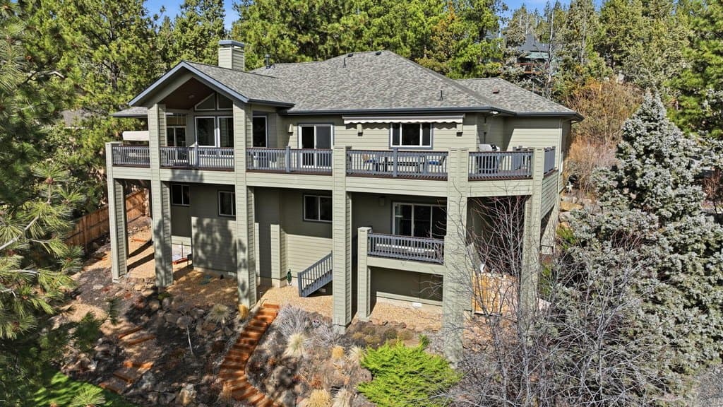 1989 NW Iowa Ave, Bend