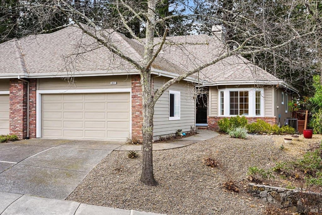1011 Oak Mesa Dr, Santa Rosa