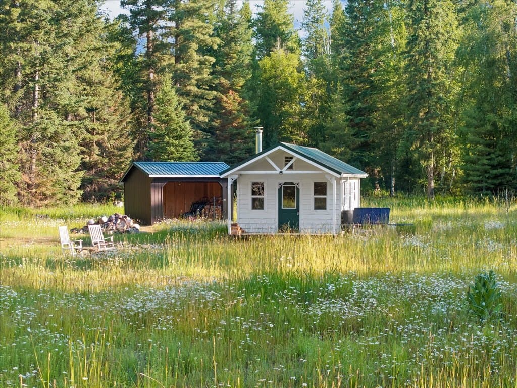 541 Alpine Dr, Bigfork