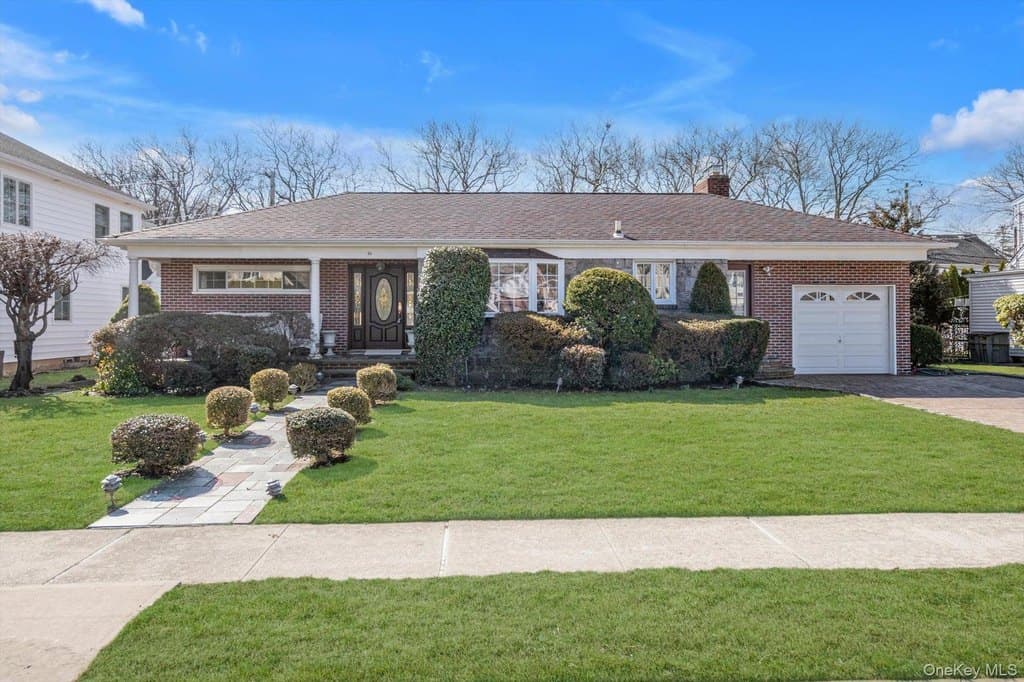 40 Vassar St, Garden City