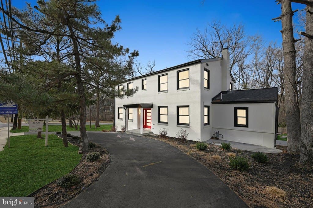 9200 Cedar Ln, Bethesda