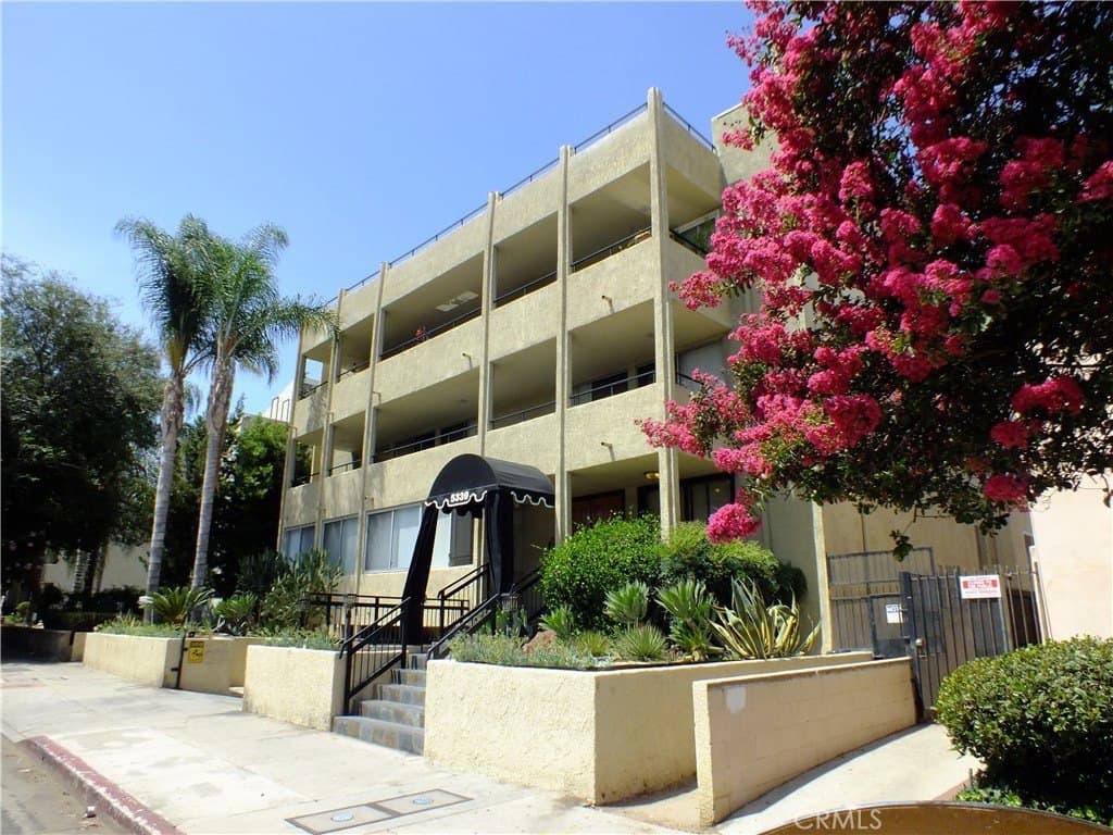5339 Newcastle Ave Unit 103, Encino