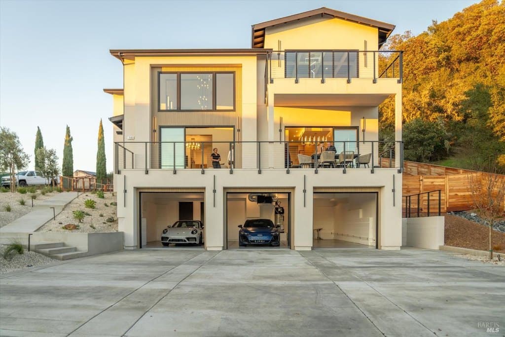 1580 Clear Ridge Dr, Healdsburg