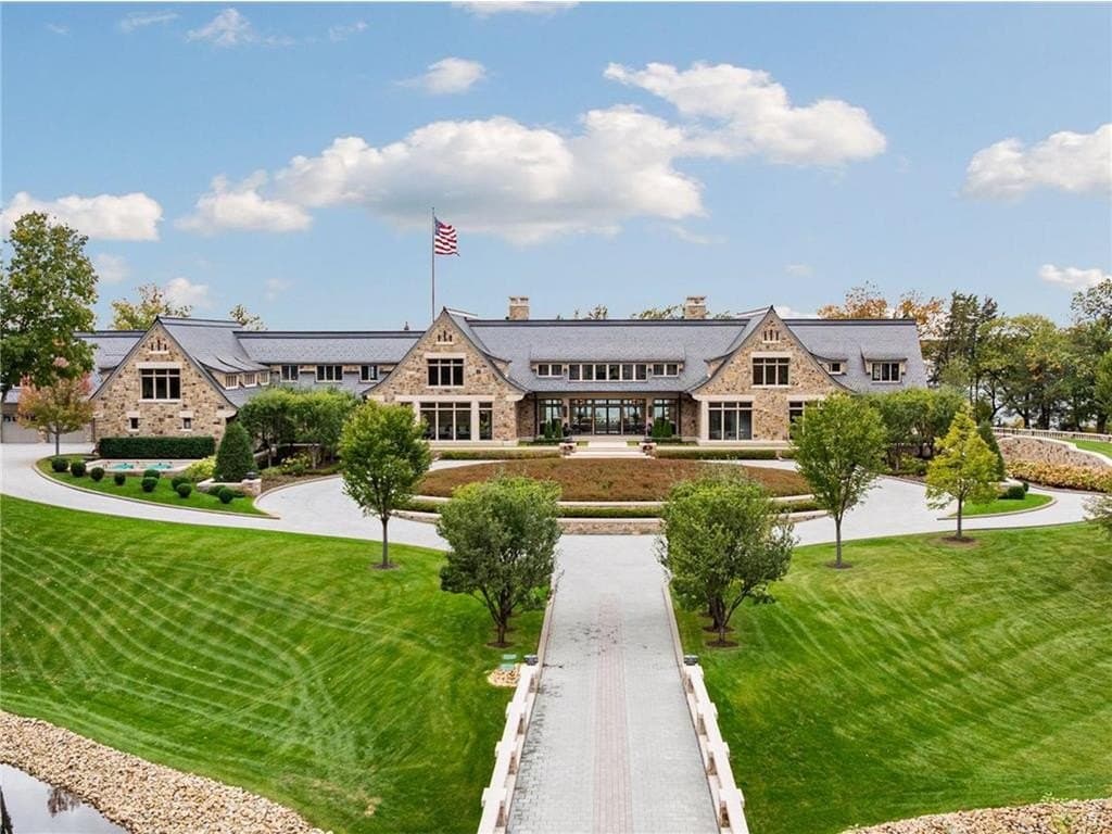 2770 Gale Rd, Wayzata