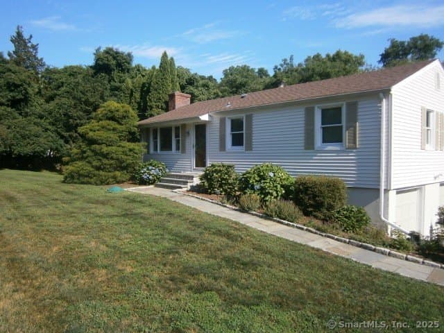 18 Hales Rd, Westport