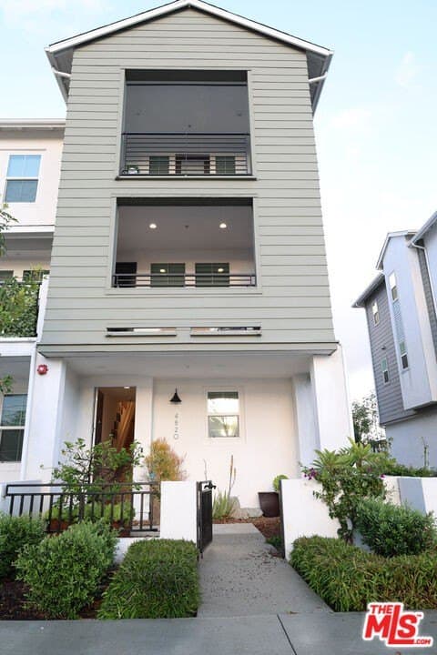 4820 Long Beach Blvd, Long Beach