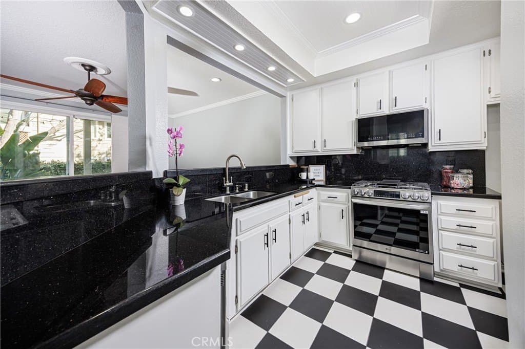 7291 Coho Dr Unit 105, Huntington Beach