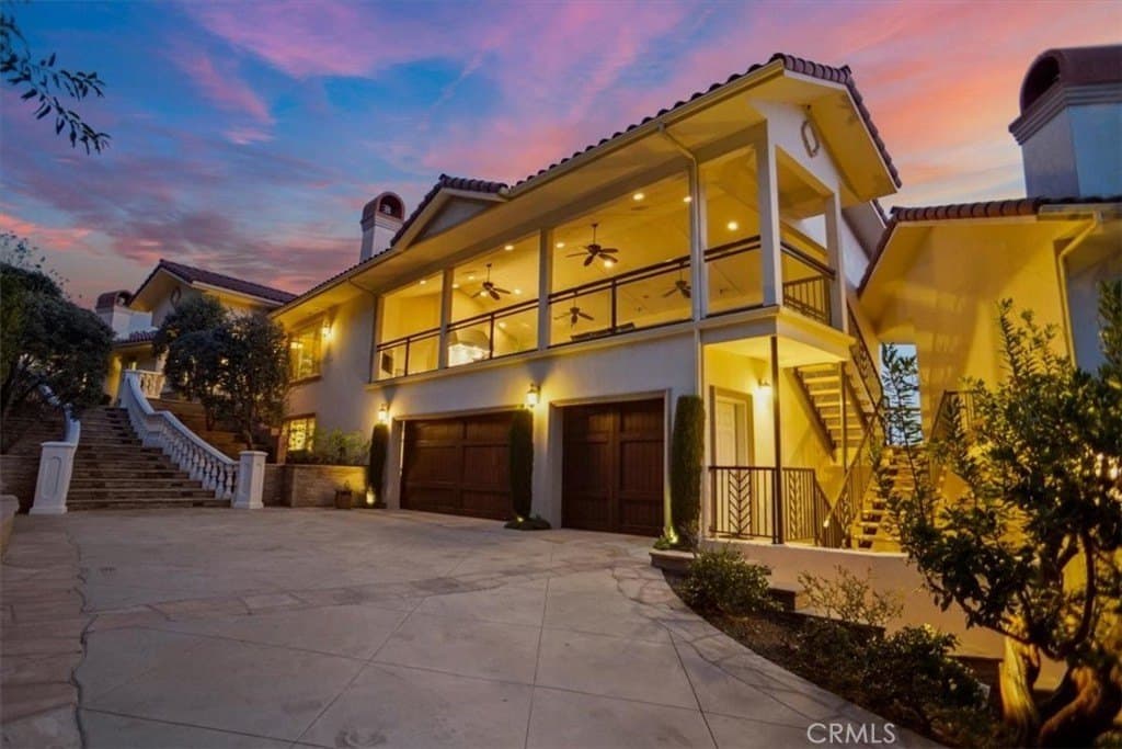 12 Skyline Dr, Burbank