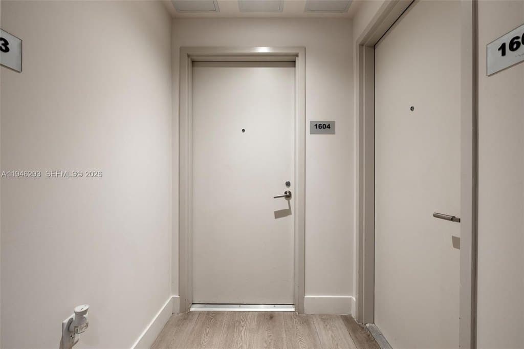 239 SW 9th St Apt 1604