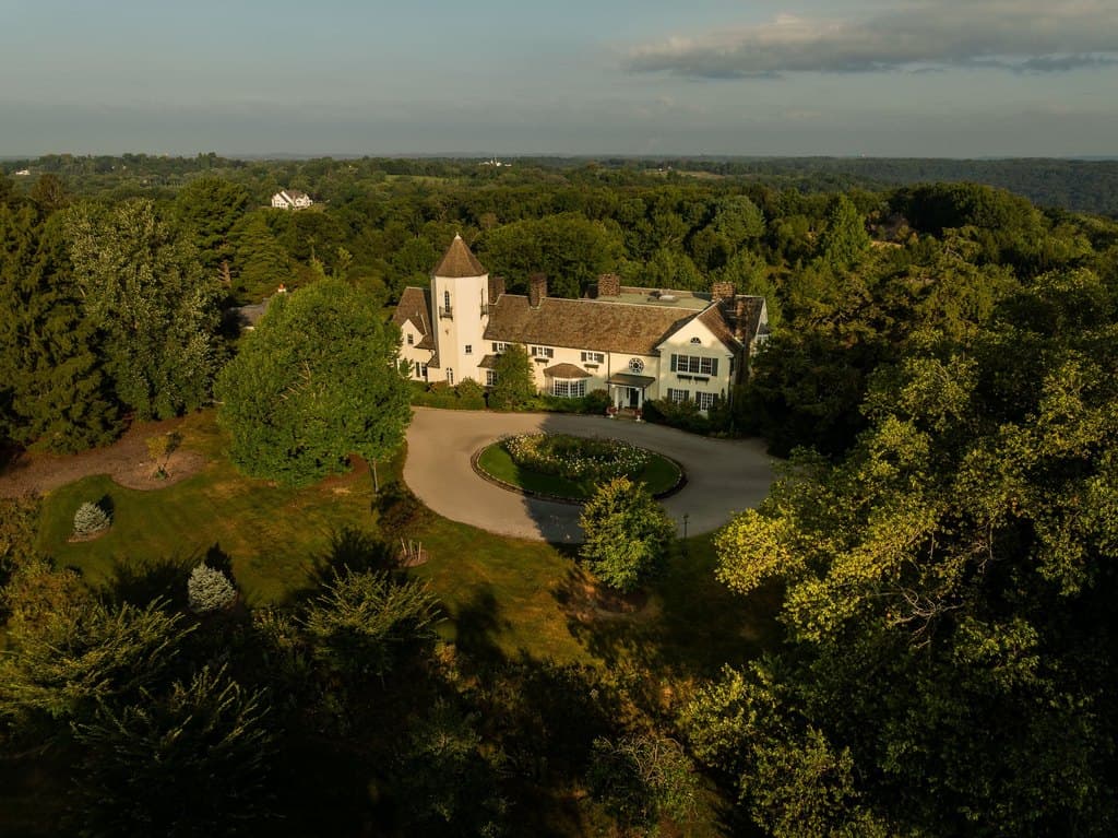 406 Hillside Dr, Sewickley