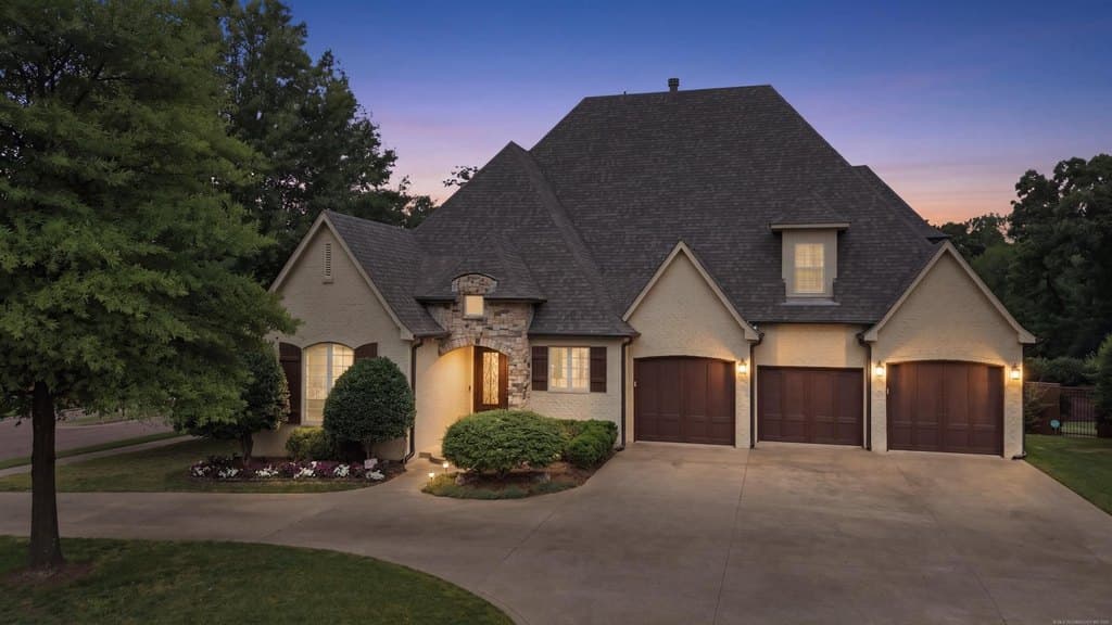 10906 S 77th East Ave, Tulsa