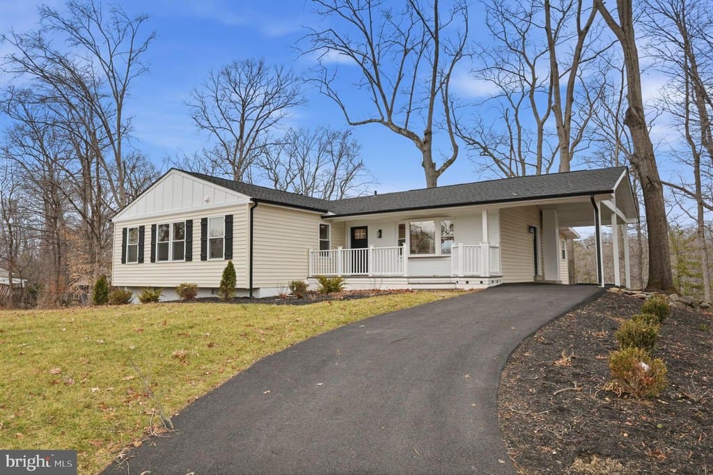 2408 William and Mary Dr, Alexandria