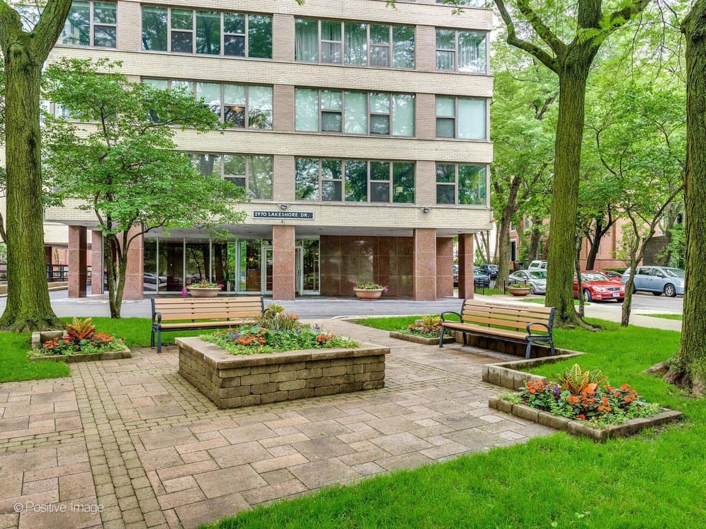 2970 N Lake Shore Dr Apt 14A