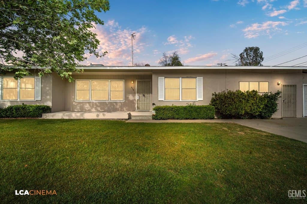 619 Palo Verde St, Bakersfield